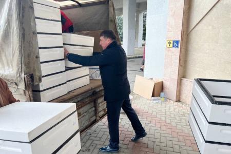 По инициативе Г.А. Зюганова отправлен гуманитарный конвой пчеловодам Донбасса