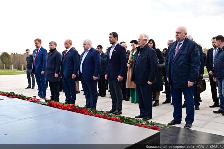 Г.А. Зюганов: Смелее в борьбе за справедливость, дружбу трудового народа и социализм!