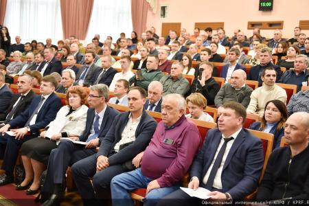 Г.А. Зюганов выступил на круглом столе, посвящённом проблемам пчеловодства юга и новых территорий России