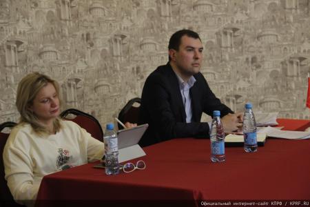 Завершил работу семинар-совещание руководителей и партийного актива региональных отделений КПРФ Дальневосточного федерального округа