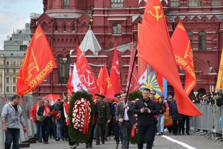 Цветы к Мавзолею Вождя мирового пролетариата