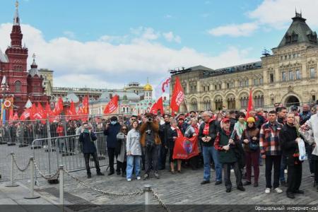 Цветы к Мавзолею Вождя мирового пролетариата