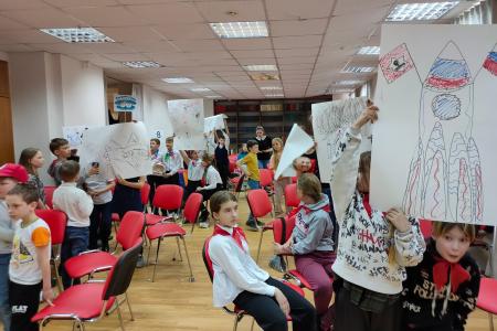 В Свердловском обкоме КПРФ состоялся конкурс «Детский космодром», в котором приняли участие восемь команд из Екатеринбурга и Берёзовского