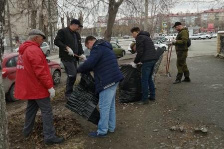 Свердловские коммунисты провели ленинские субботники по всей области