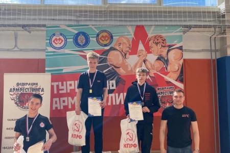 В Самаре состоялся турнир по армрестлингу, памяти заслуженного мастера спорта Аслана Козаева