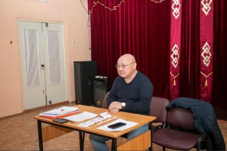 Лидер коммунистов Калмыкии Николай Нуров провел встречу с избирателями в поселке Кетченеры.