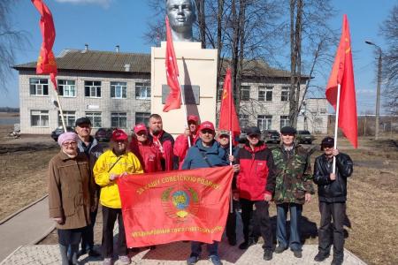 В Марий Эл возложили цветы Юрию Гагарину