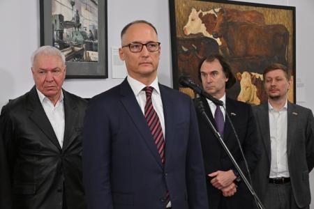 В Госдуме по инициативе КПРФ открылась художественная выставка "Новая индустриализация"