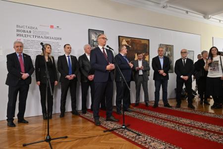 В Госдуме по инициативе КПРФ открылась художественная выставка "Новая индустриализация"