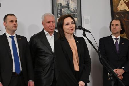 В Госдуме по инициативе КПРФ открылась художественная выставка "Новая индустриализация"