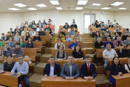 В Якутске проходит семинар-совещание партийного актива региональных отделений КПРФ Дальневосточного федерального округа