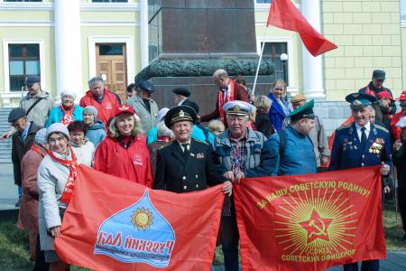 Коммунисты из Удмуртии требуют отменить драпировку Мавзолея В.И. Ленина