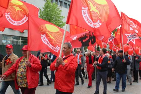 Пензенские коммунисты отметили Первомай шествием и митингом