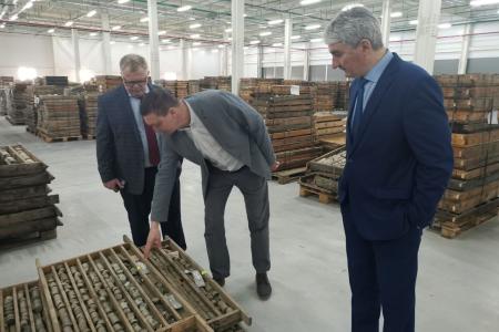 Руководитель фракции КПРФ в Мособлдуме Александр Наумов: «Уникальные геологические фонды Апрелевского кернохранилища сравнимы с фондами Российской государственной библиотеки»