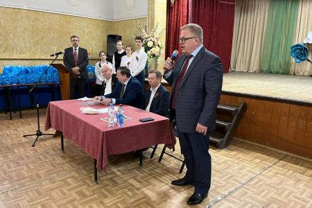 Руководитель фракции КПРФ в Московской областной Думе Александр Наумов поздравил с Днём Победы детей войны в Кашире