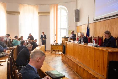 Руководитель фракции КПРФ в Мособлдуме Александр Наумов принял участие в региональной научной конференции в ГУП