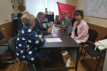 Руководитель фракции КПРФ в Мособлдуме Александр Наумов провел прием жителей Ленинского городского округа