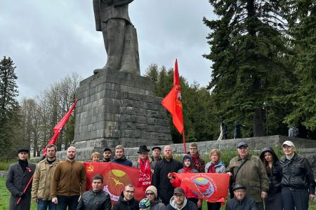 Подмосковные коммунисты: Слава Первомаю! Слава Труду!