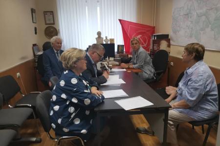 Руководитель фракции КПРФ в Мособлдуме Александр Наумов провел прием жителей Ленинского городского округа