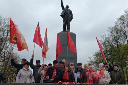 Подмосковные коммунисты: Слава Первомаю! Слава Труду!