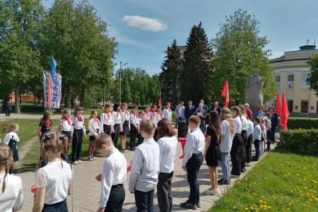 В Великом Новгороде прошла торжественная пионерская линейка
