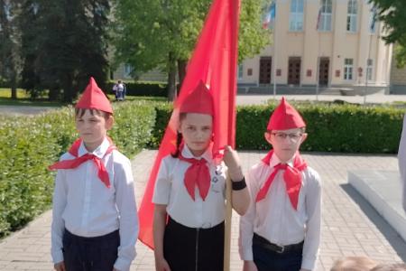 В Великом Новгороде прошла торжественная пионерская линейка