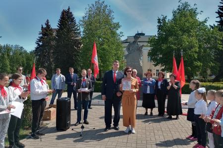 В Великом Новгороде прошла торжественная пионерская линейка