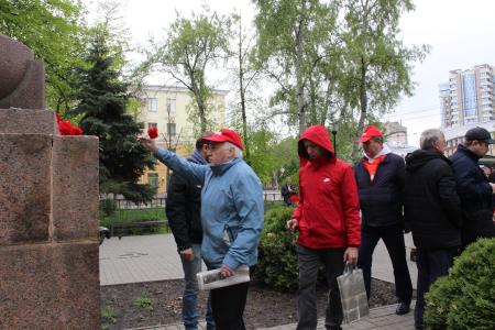 Духом окрепнем в борьбе! Первомай в Воронежской области