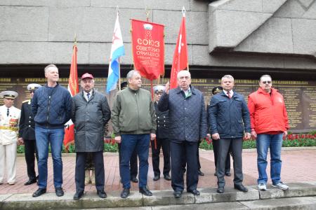 Коммунисты Севастополя отмечают Первомай