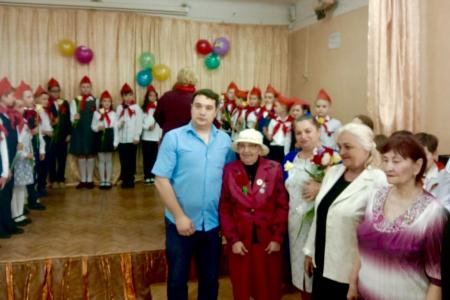 В Тульской области коммунисты продолжают массовый приём школьников в пионеры