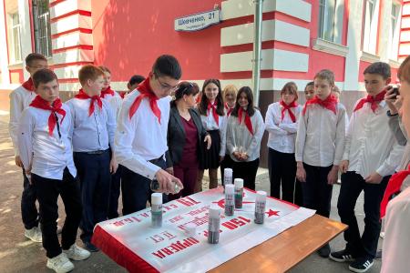 Тульский обком КПРФ в преддверии Дня Пионерии организовал прием в пионеры учащихся школ