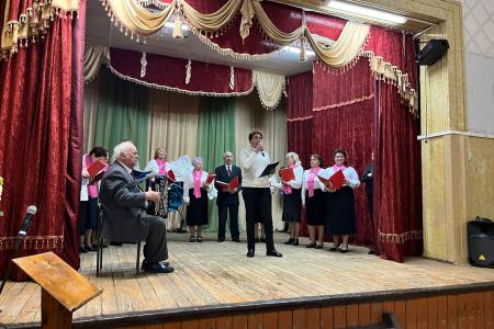 Руководитель фракции КПРФ в Московской областной Думе Александр Наумов поздравил с Днём Победы детей войны в Кашире