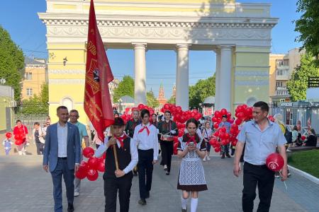 Марий Эл. В Йошкар-Оле состоялась торжественная линейка в честь Дня Пионерии