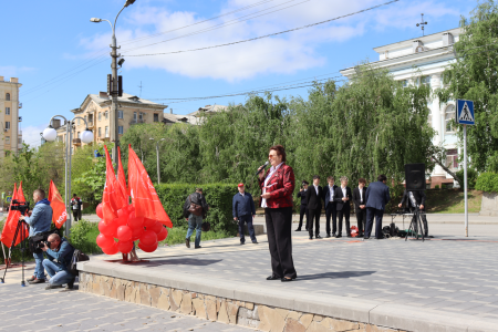 В Волгограде прошел Первомайский митинг-концерт, организованный Сталинградским обкомом КПРФ