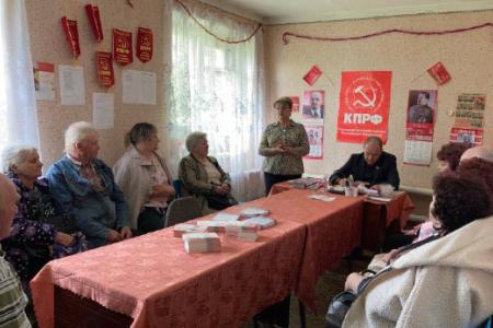 Саратовская область. Депутаты-коммунисты Ольга Алимова и Денис Буланов посетили Самойловский район