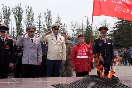 Саратовские коммунисты и комсомольцы отметили День Победы