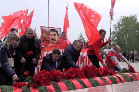 Саратовские коммунисты и комсомольцы отметили День Победы