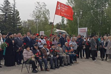Саратовские коммунисты и комсомольцы отметили День Победы