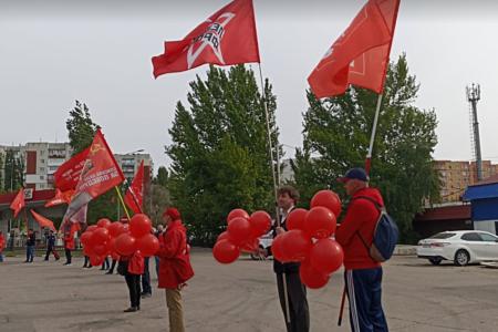 Саратовские коммунисты и комсомольцы отметили День Победы