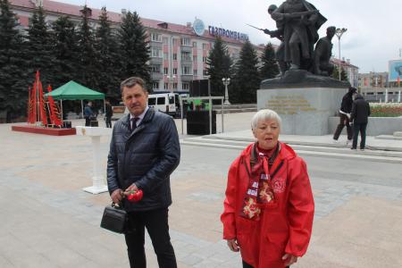 Брянские коммунисты отметили 78-ю годовщину Великой Победы