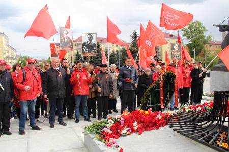 Брянские коммунисты отметили 78-ю годовщину Великой Победы