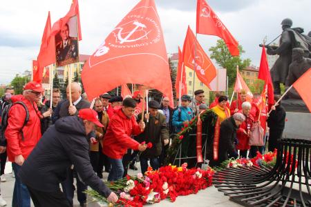 Брянские коммунисты отметили 78-ю годовщину Великой Победы