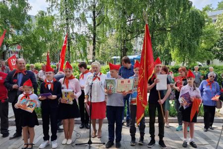 100 лет Рязанской пионерии: более чем 80-ти юным рязанцам  повязали красные галстуки 19 мая