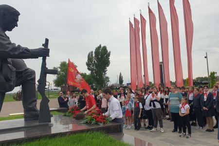 Самбекские высоты заалели пионерскими галстуками. 101-я годовщина Пионерии в Ростовской области