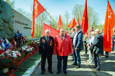 Коммунисты Ленинградской области  встретили День Победы серией ярких мероприятий