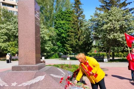 Коммунисты Тольятти почтили память воинов, павших в борьбе против фашизма
