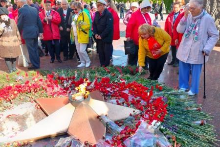 Коммунисты Тольятти почтили память воинов, павших в борьбе против фашизма