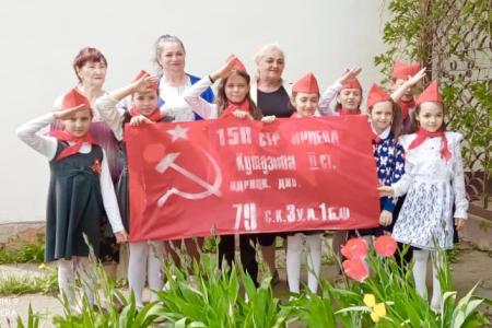 В Тульской области коммунисты продолжают массовый приём школьников в пионеры