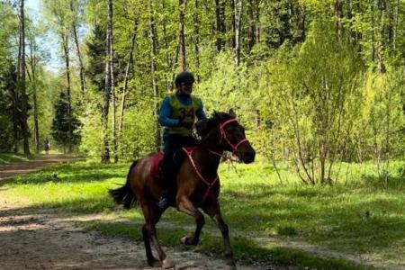 Александр Ющенко одержал победу на Чемпионате и Первенстве Москвы по конным пробегам