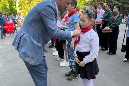 Марий Эл. В Йошкар-Оле состоялась торжественная линейка в честь Дня Пионерии